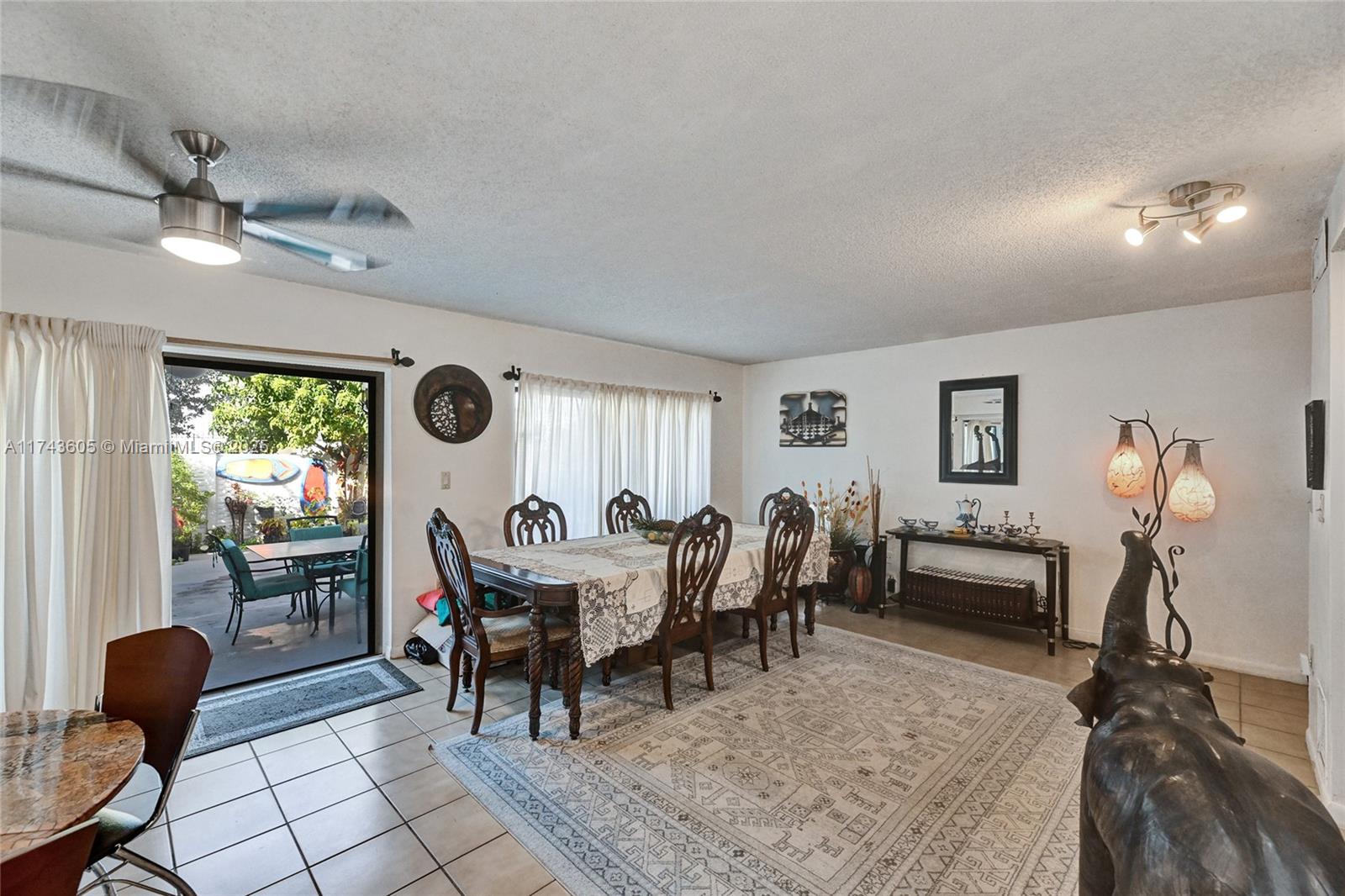 SUNCREST TOWNHOUSE CONDO - Residential