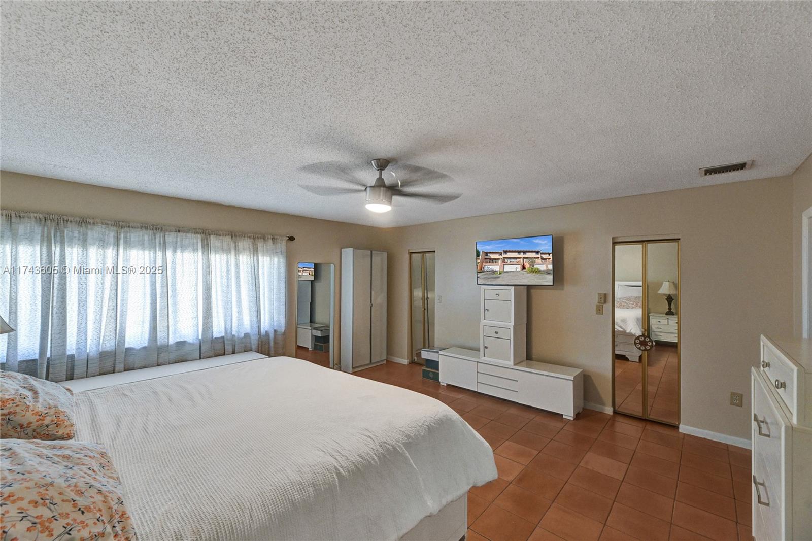 SUNCREST TOWNHOUSE CONDO - Residential