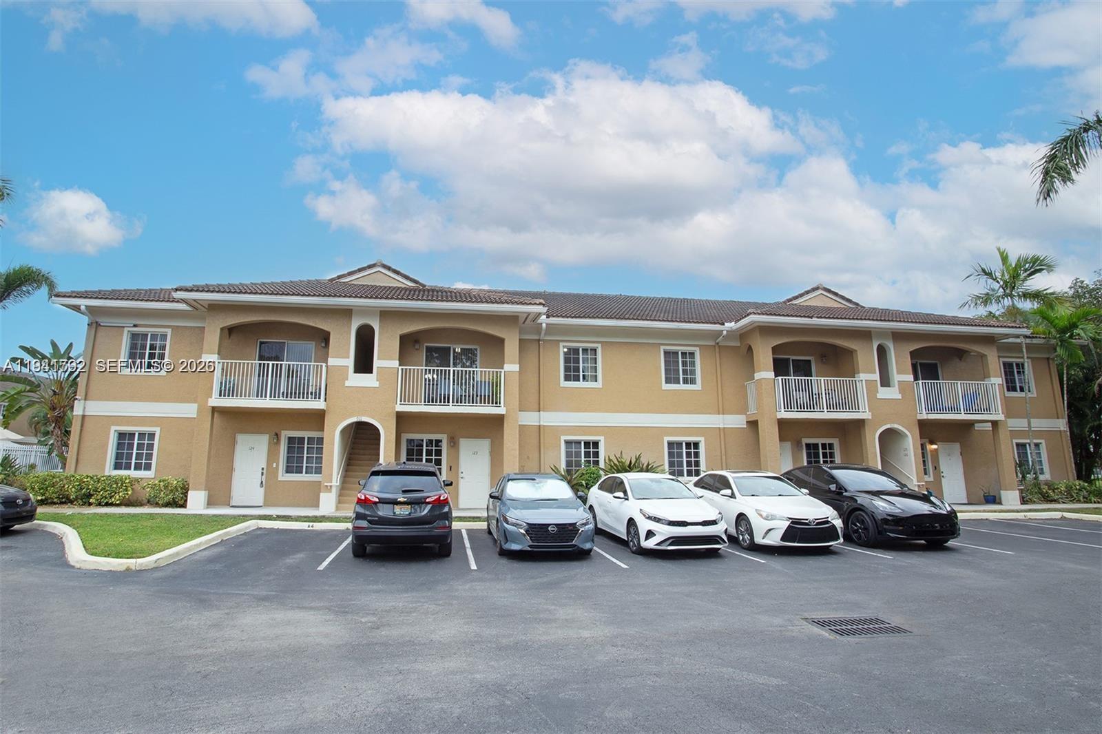 WASHINGTON PALMS CONDO - Residential