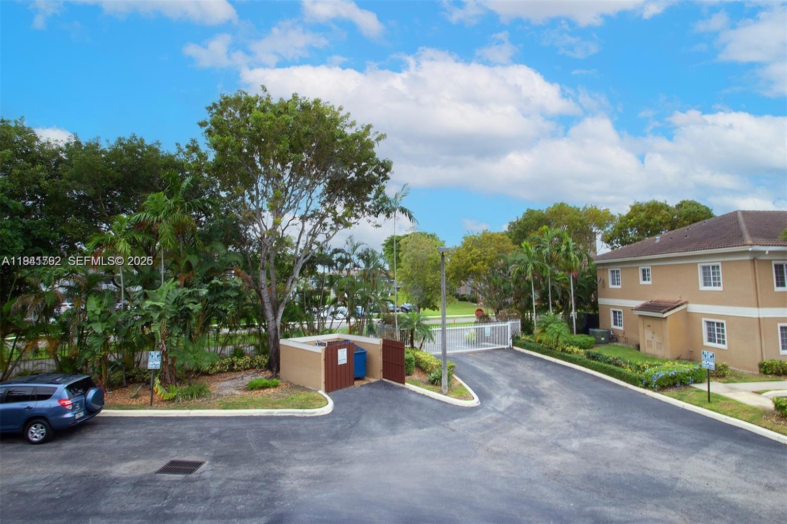 WASHINGTON PALMS CONDO - Residential