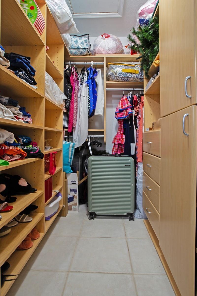 WASHINGTON PALMS CONDO - Residential