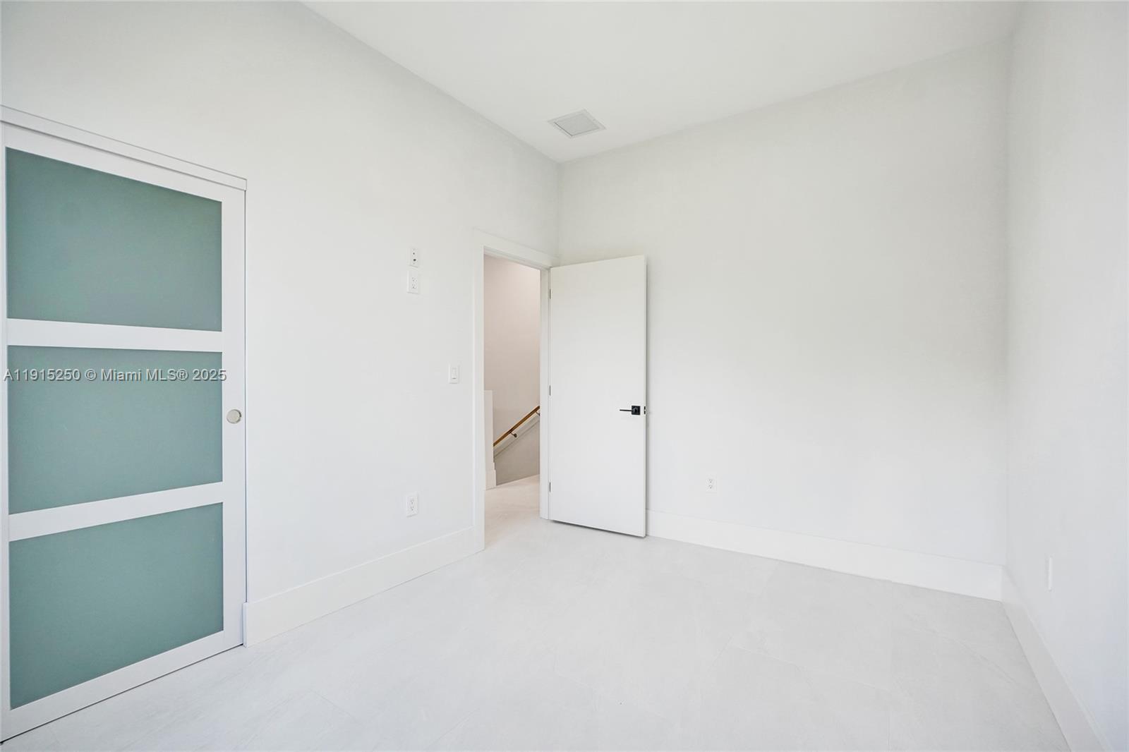 LA PALOMA - Residential Lease