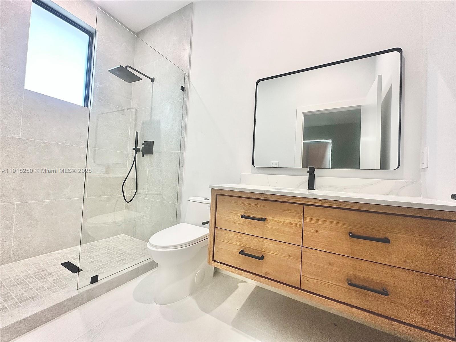 LA PALOMA - Residential Lease