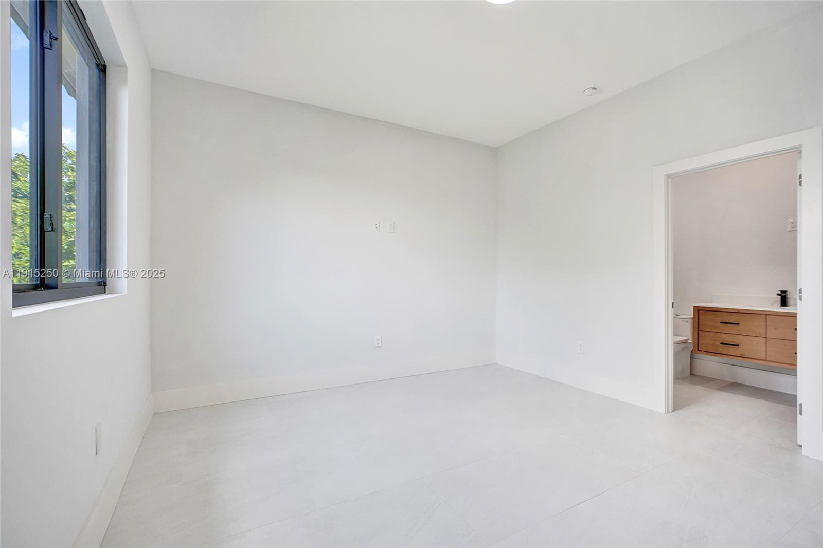 LA PALOMA - Residential Lease