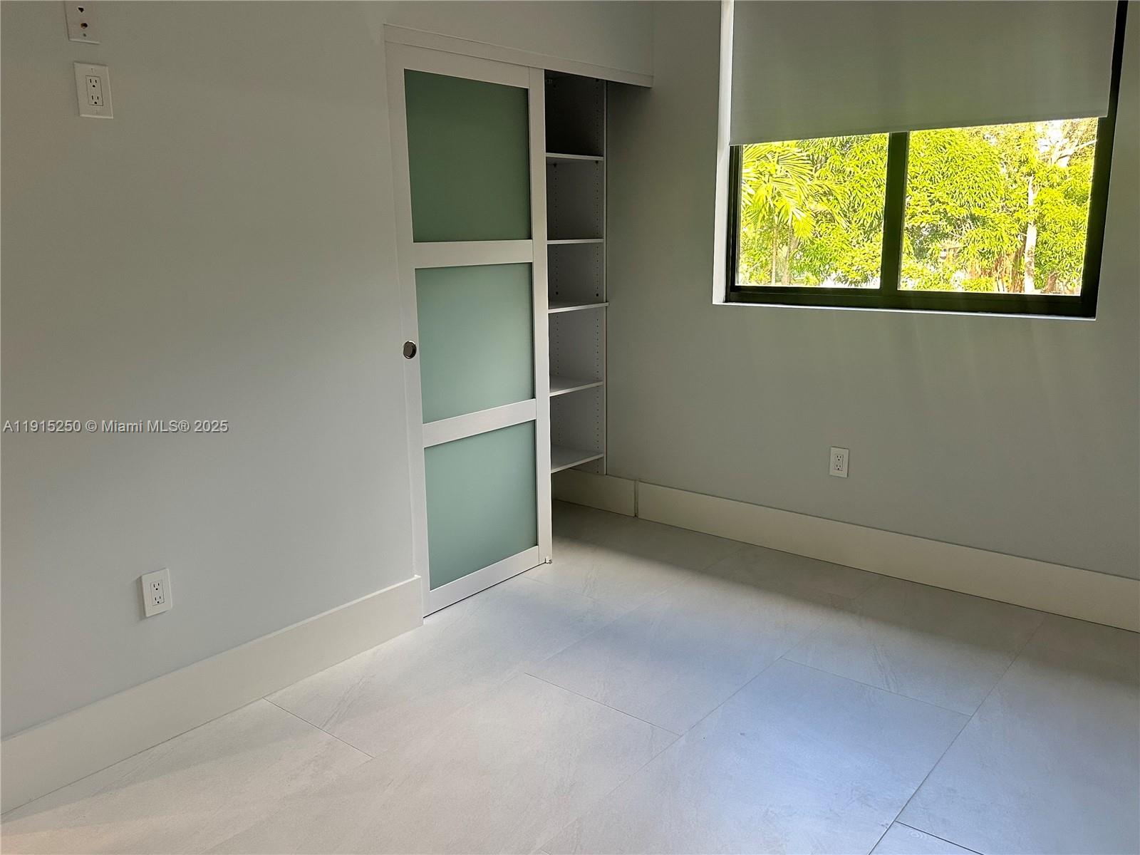 LA PALOMA - Residential Lease