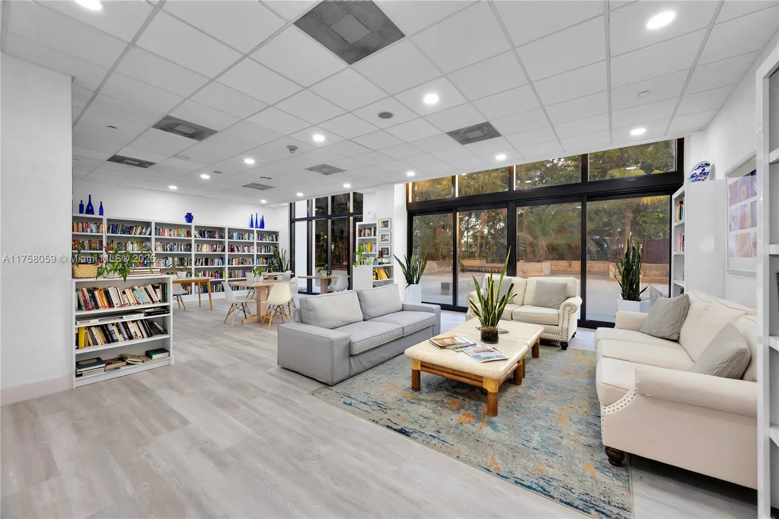 Miami, Florida 33131, United States, 2 Bedrooms Bedrooms, ,2 BathroomsBathrooms,Residential,Active,86103