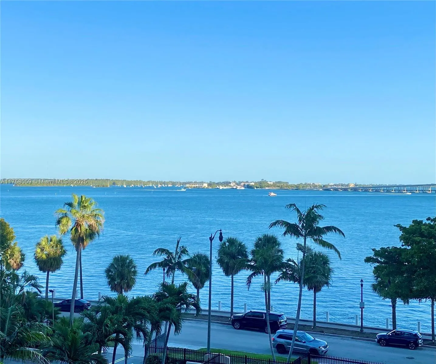 Miami, Florida 33131, United States, 2 Bedrooms Bedrooms, ,2 BathroomsBathrooms,Residential,Active,86103