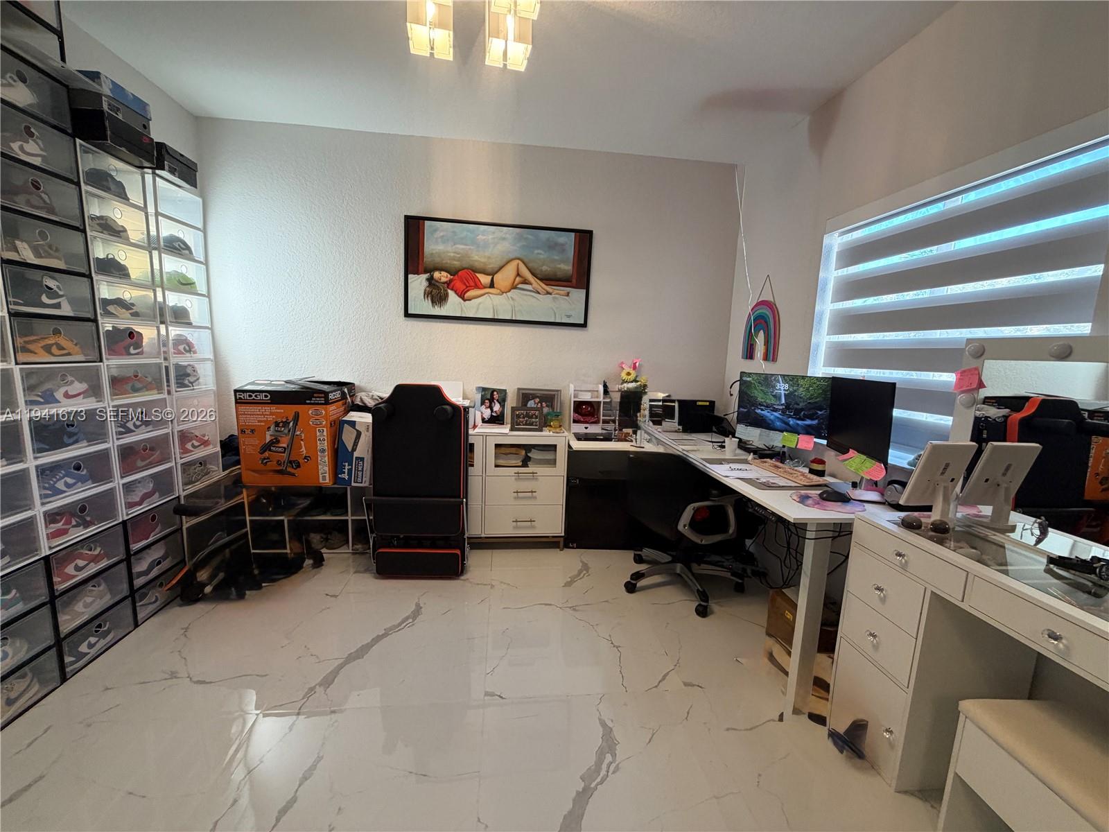 LAKES BY THE BAY KAYE - Residential