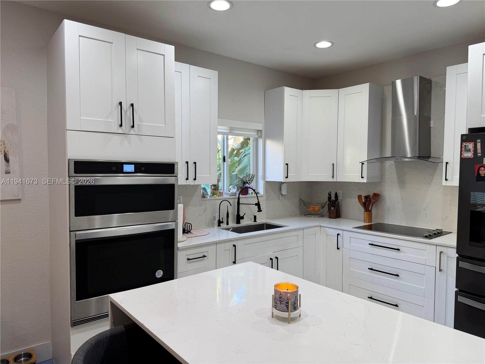 LAKES BY THE BAY KAYE - Residential