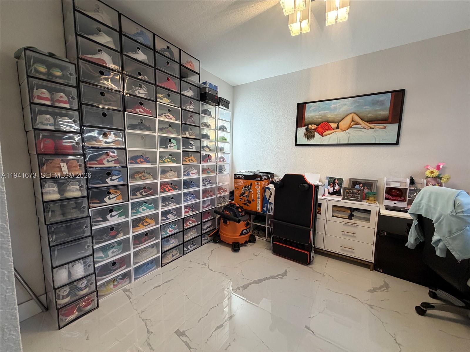 LAKES BY THE BAY KAYE - Residential