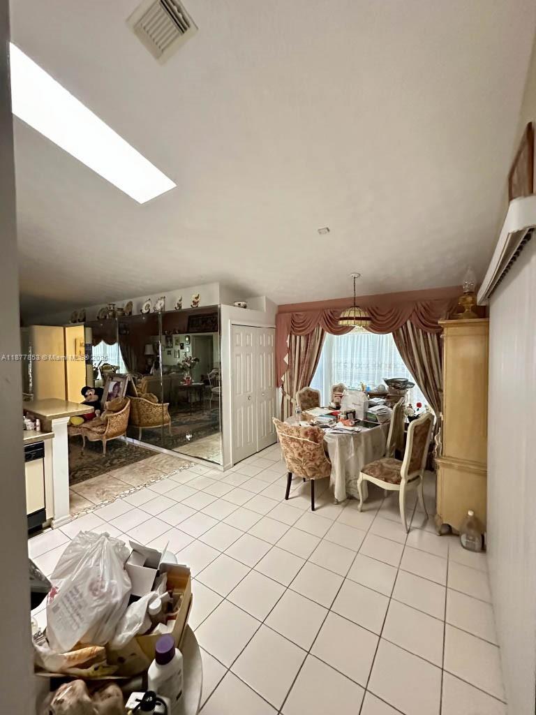 SOUTH BEND LAKE ESTATES U - Residential