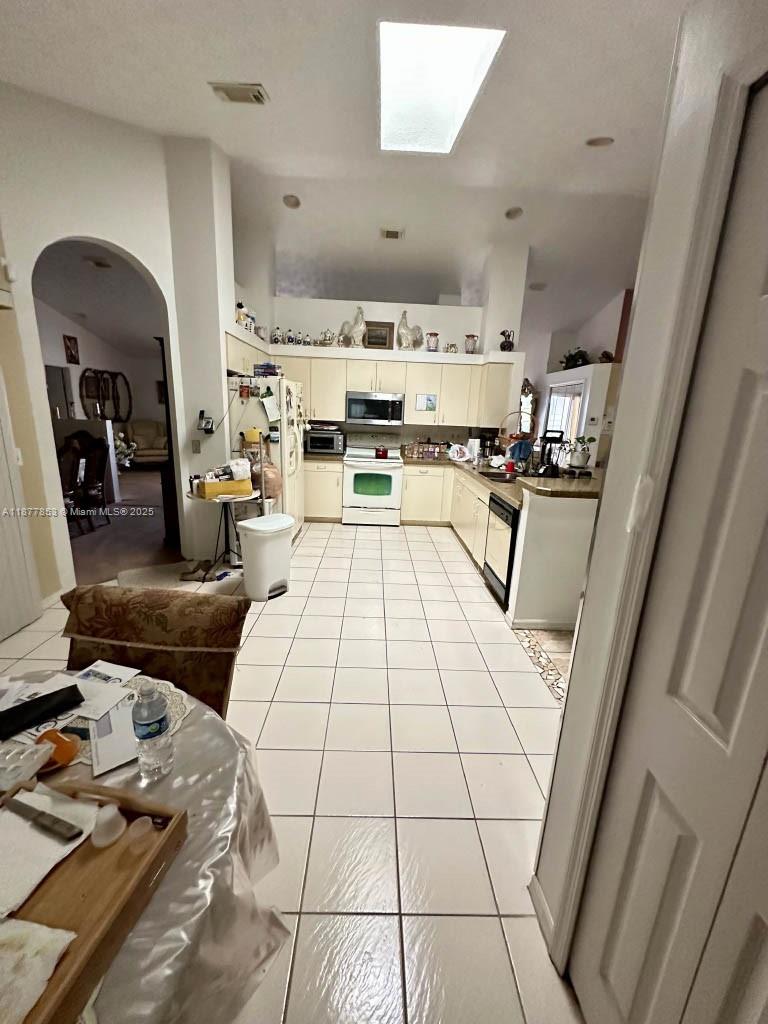 SOUTH BEND LAKE ESTATES U - Residential