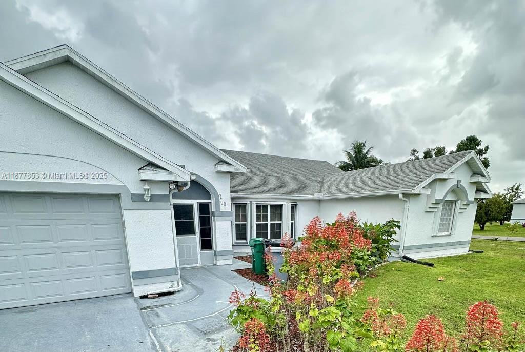 SOUTH BEND LAKE ESTATES U - Residential