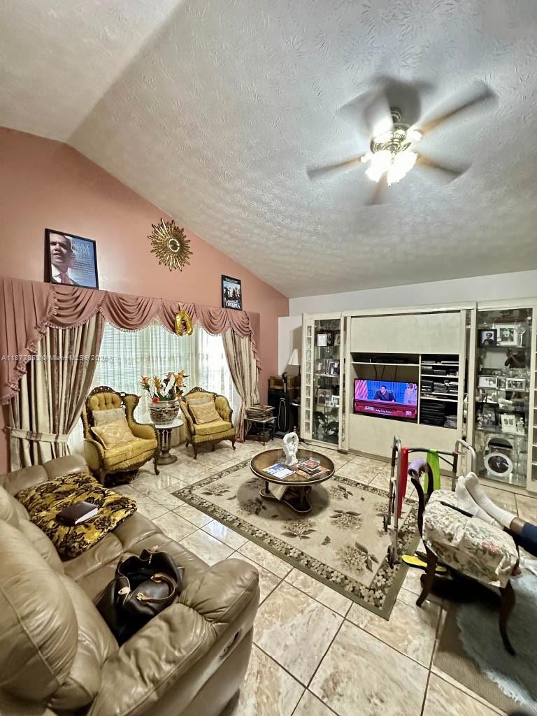 SOUTH BEND LAKE ESTATES U - Residential