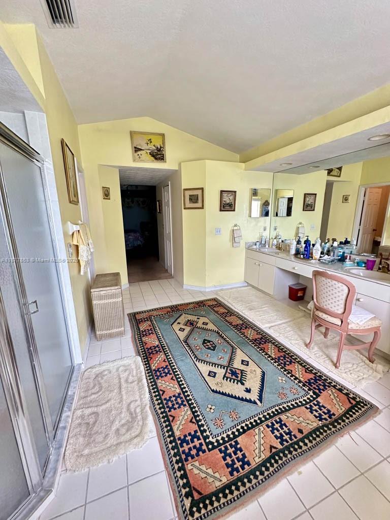 SOUTH BEND LAKE ESTATES U - Residential