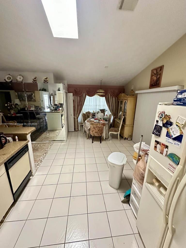 SOUTH BEND LAKE ESTATES U - Residential