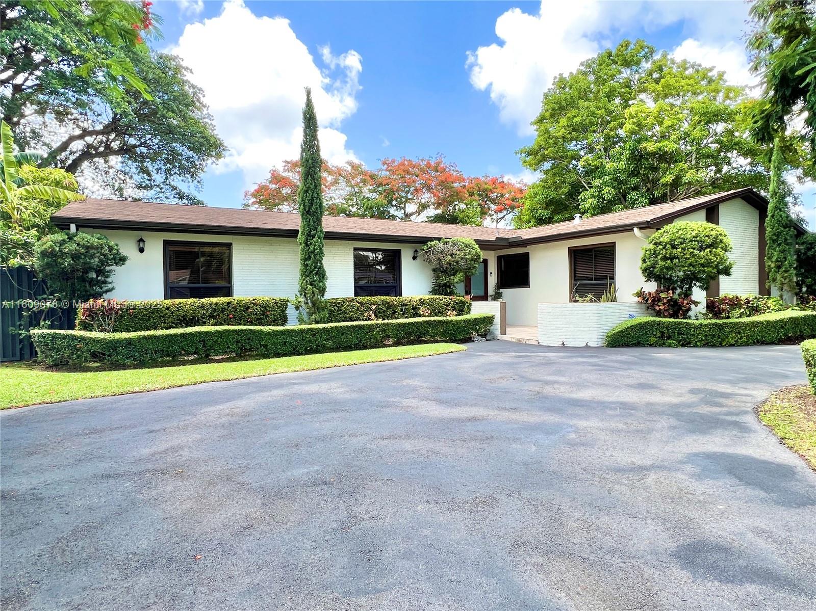 7704 Sw 139th Ct, Miami, Broward County, Florida - 4 Bedrooms  
2 Bathrooms - 
