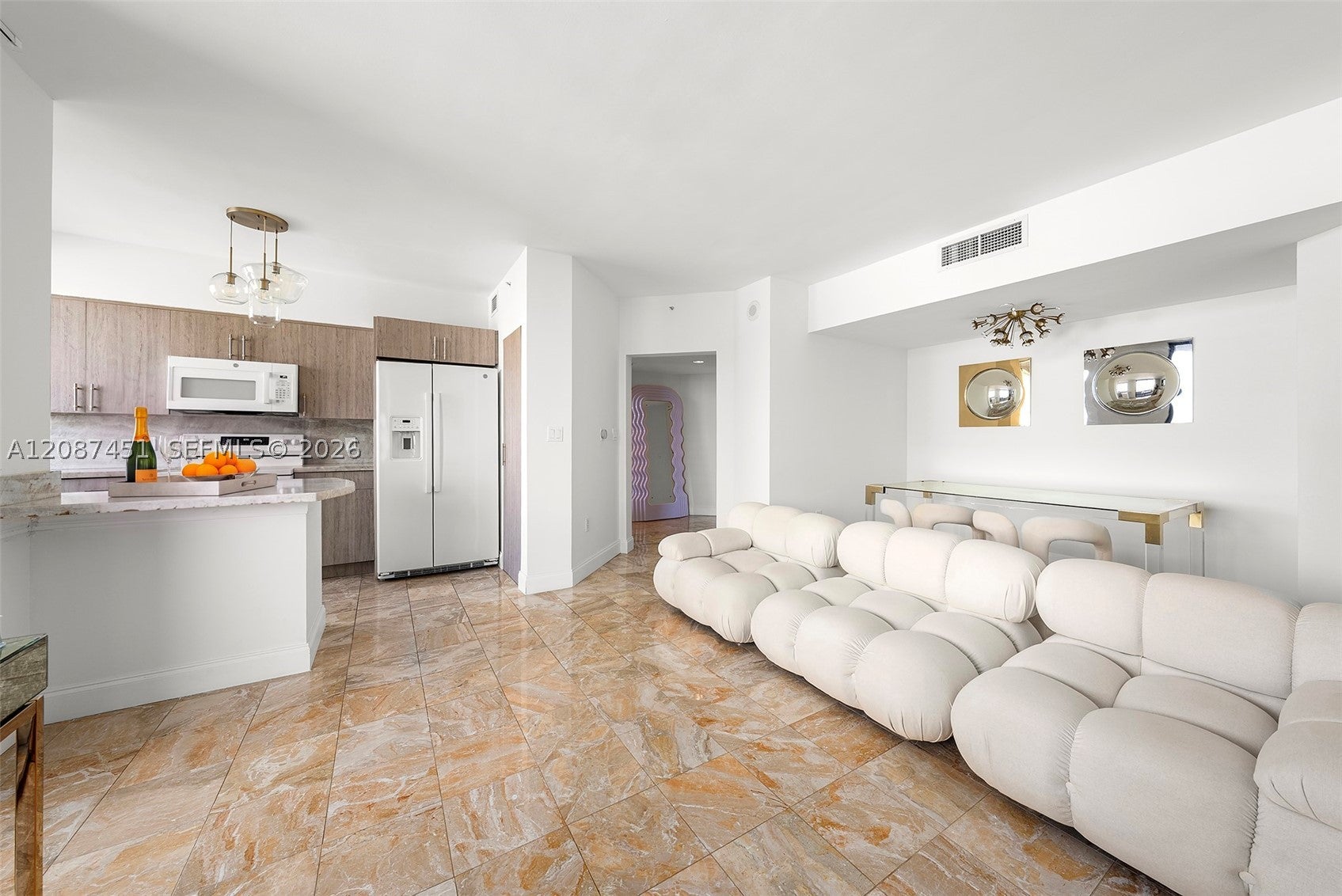 1330 West Ave 811