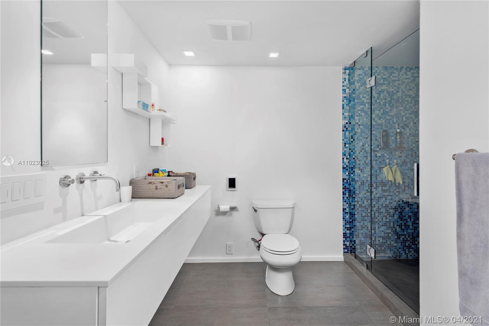 ICON CONDO - Residential