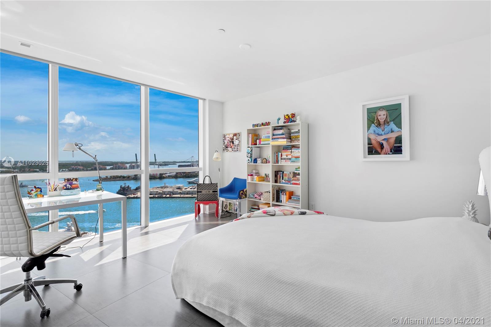 ICON CONDO - Residential