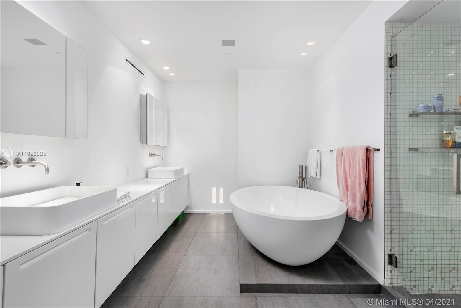 ICON CONDO - Residential