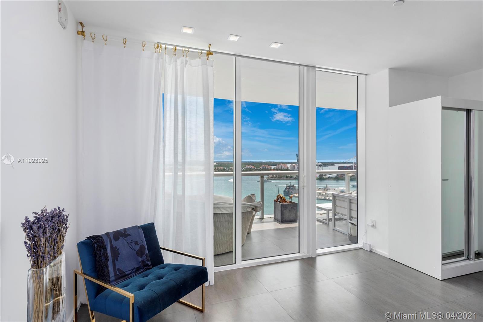 ICON CONDO - Residential