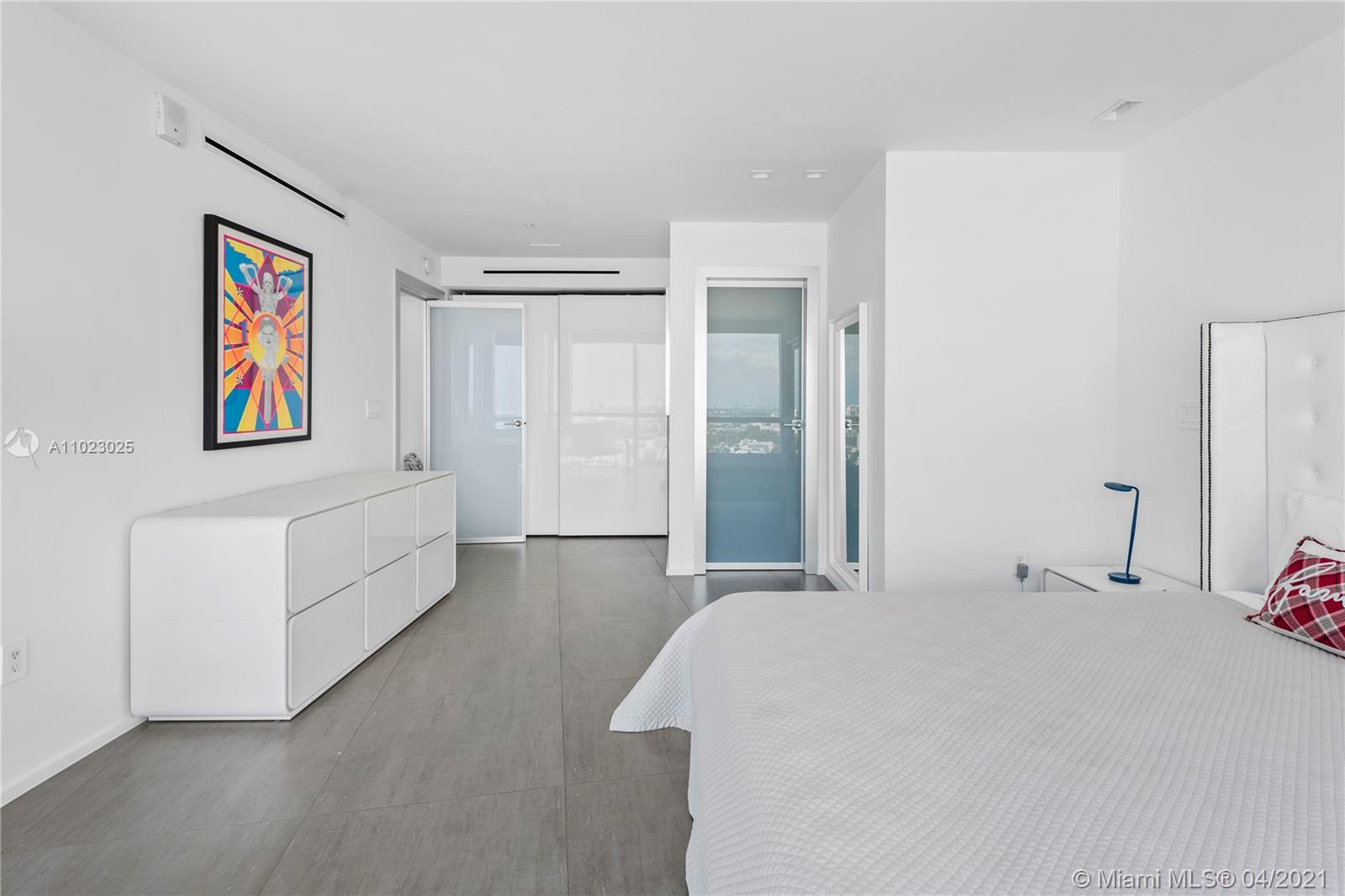 ICON CONDO - Residential