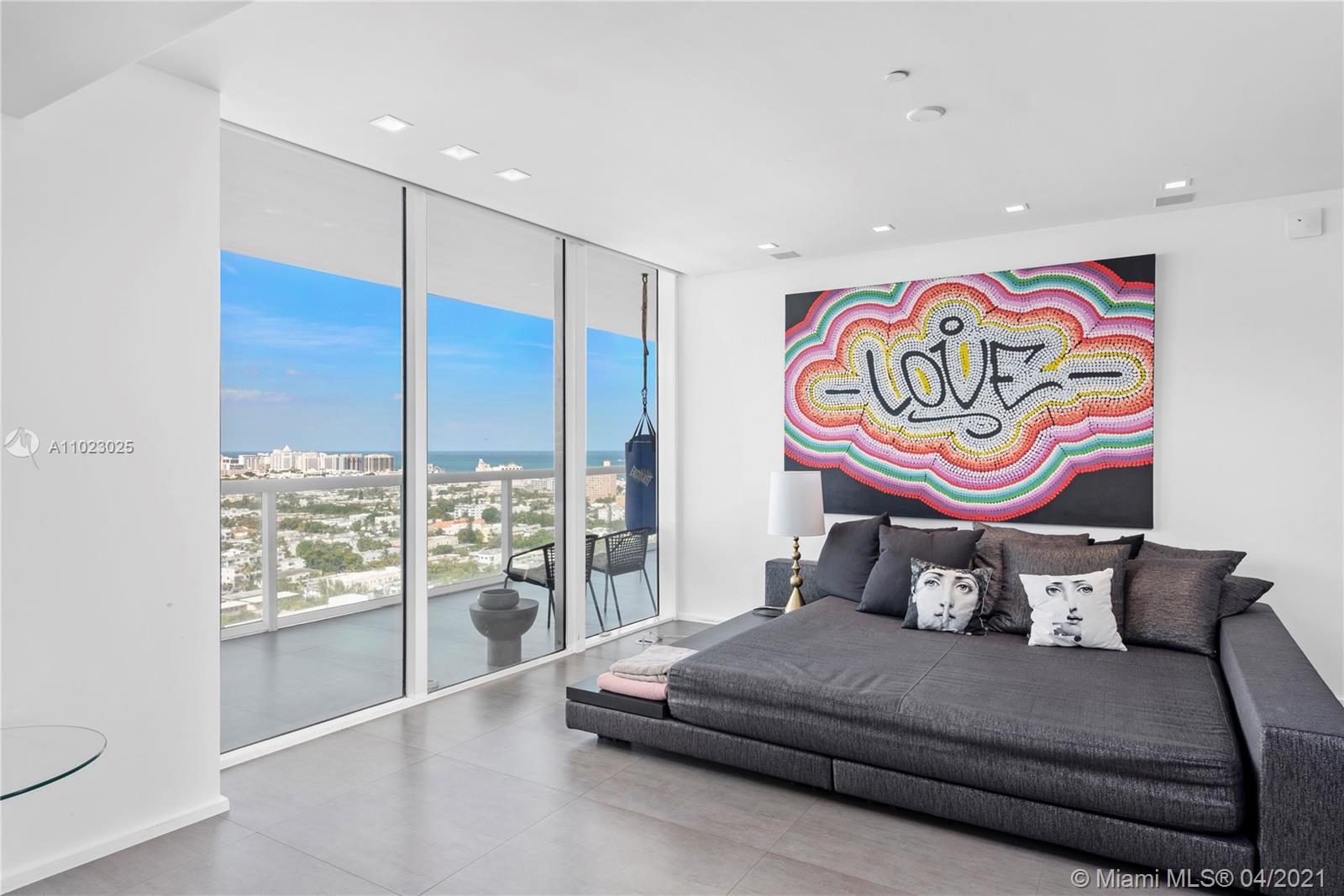 ICON CONDO - Residential