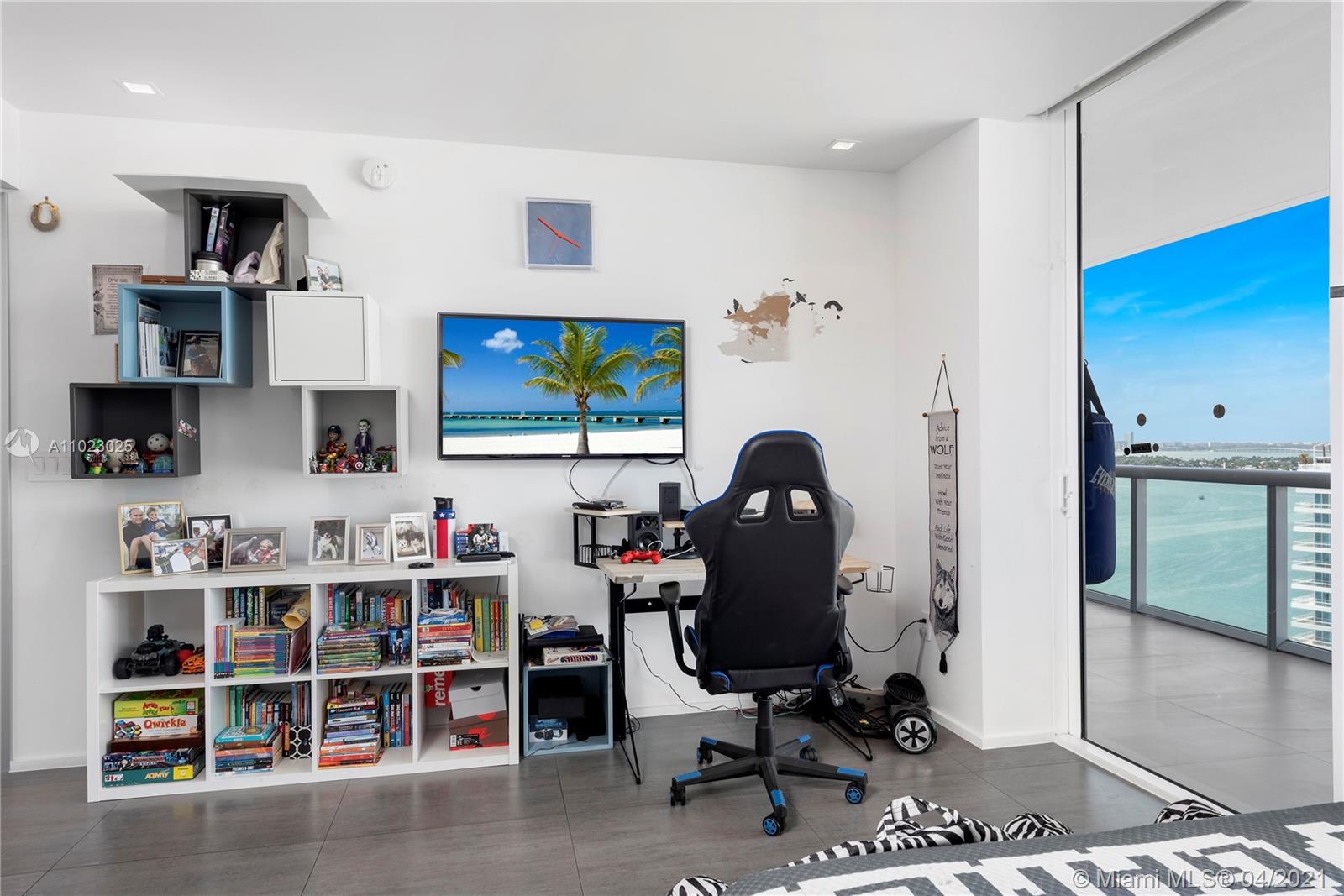 ICON CONDO - Residential