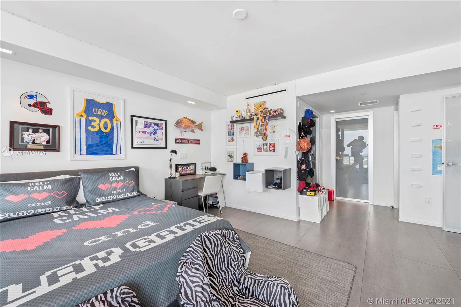 ICON CONDO - Residential