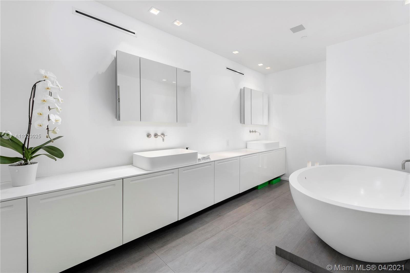 ICON CONDO - Residential