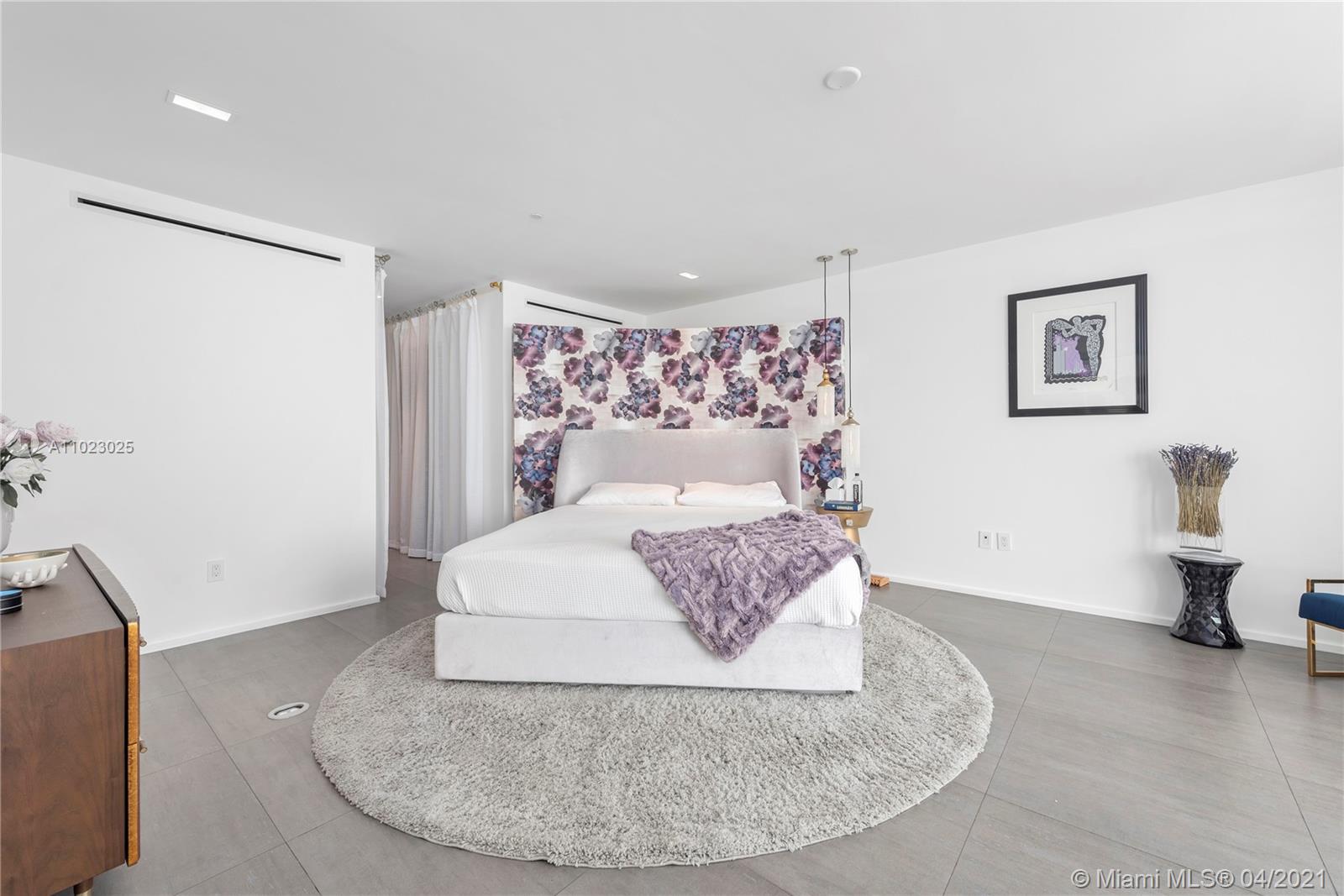 ICON CONDO - Residential