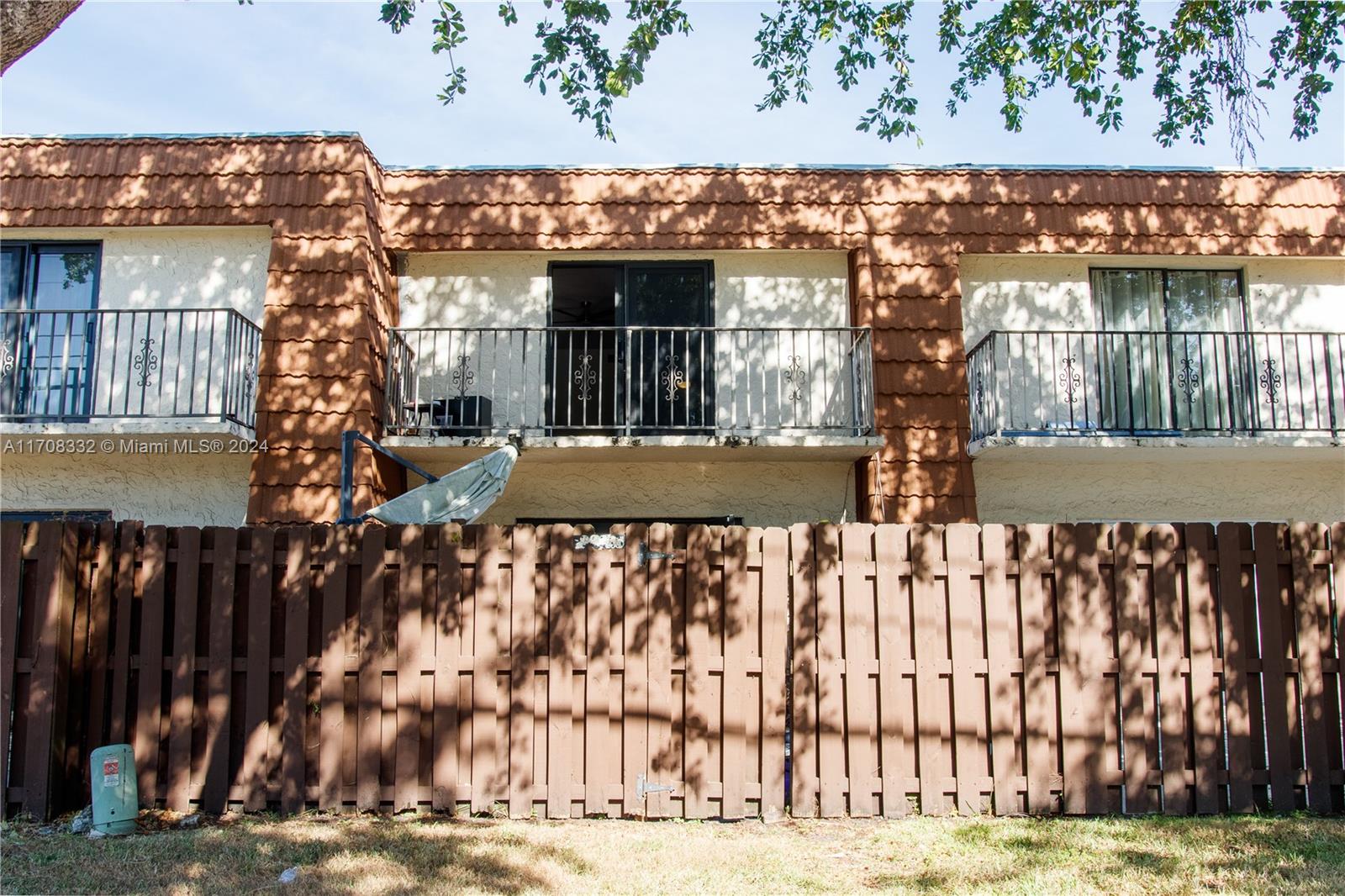11564 NW 1st St 11564