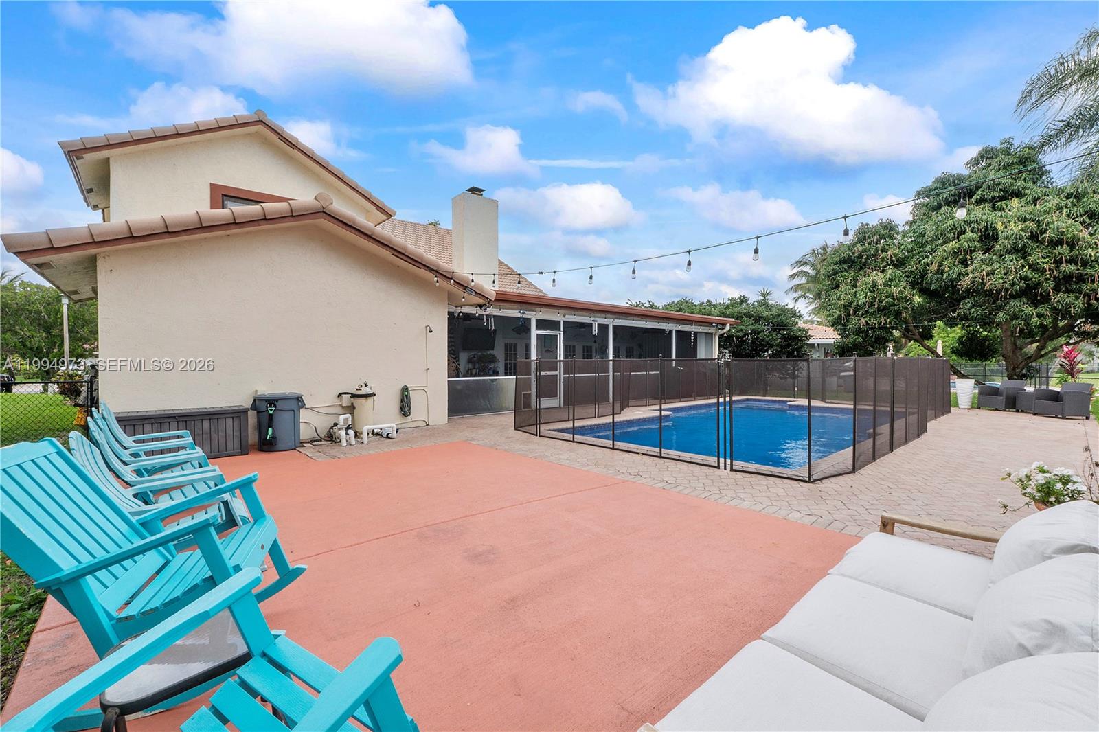 CORAL SPRINGS LAKES - Residential