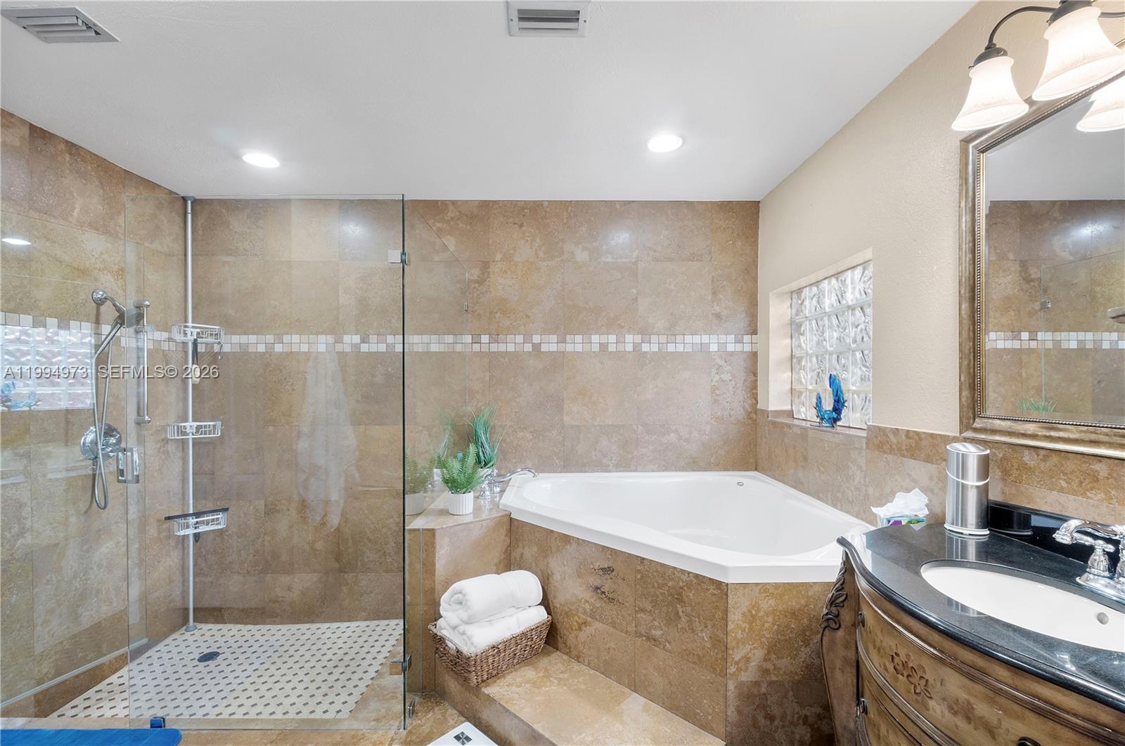 CORAL SPRINGS LAKES - Residential