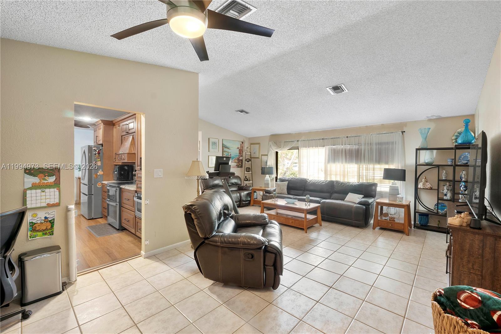 CORAL SPRINGS LAKES - Residential