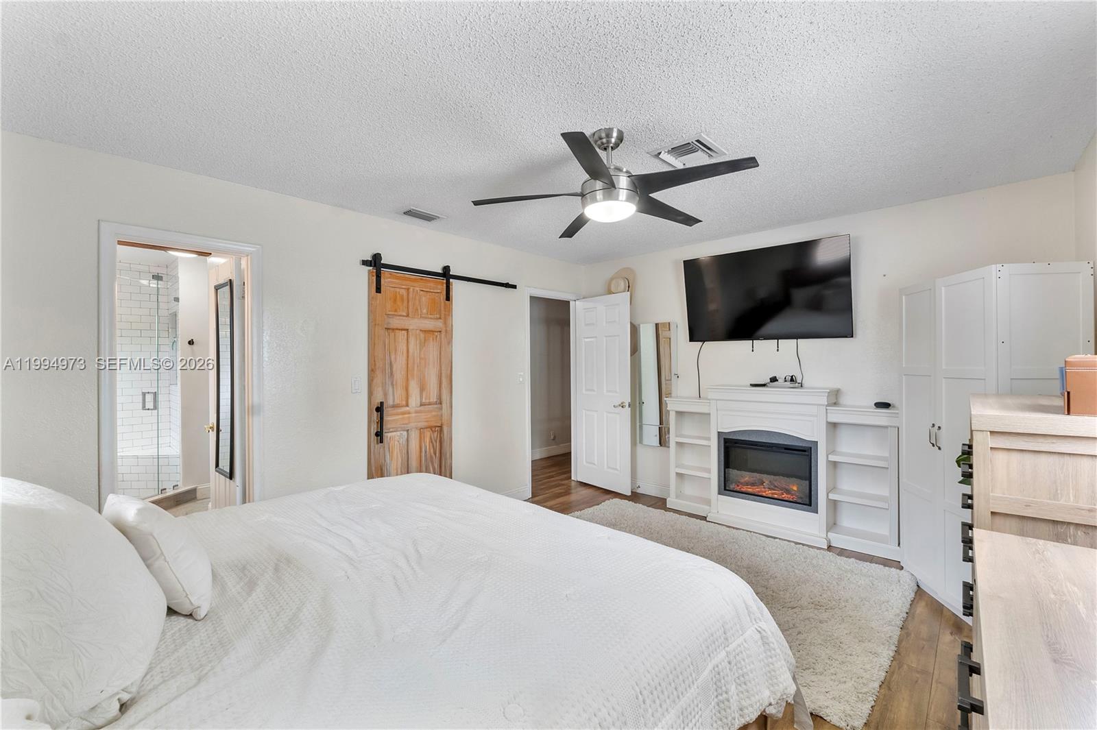 CORAL SPRINGS LAKES - Residential