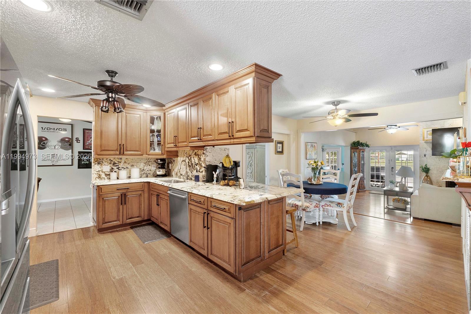 CORAL SPRINGS LAKES - Residential