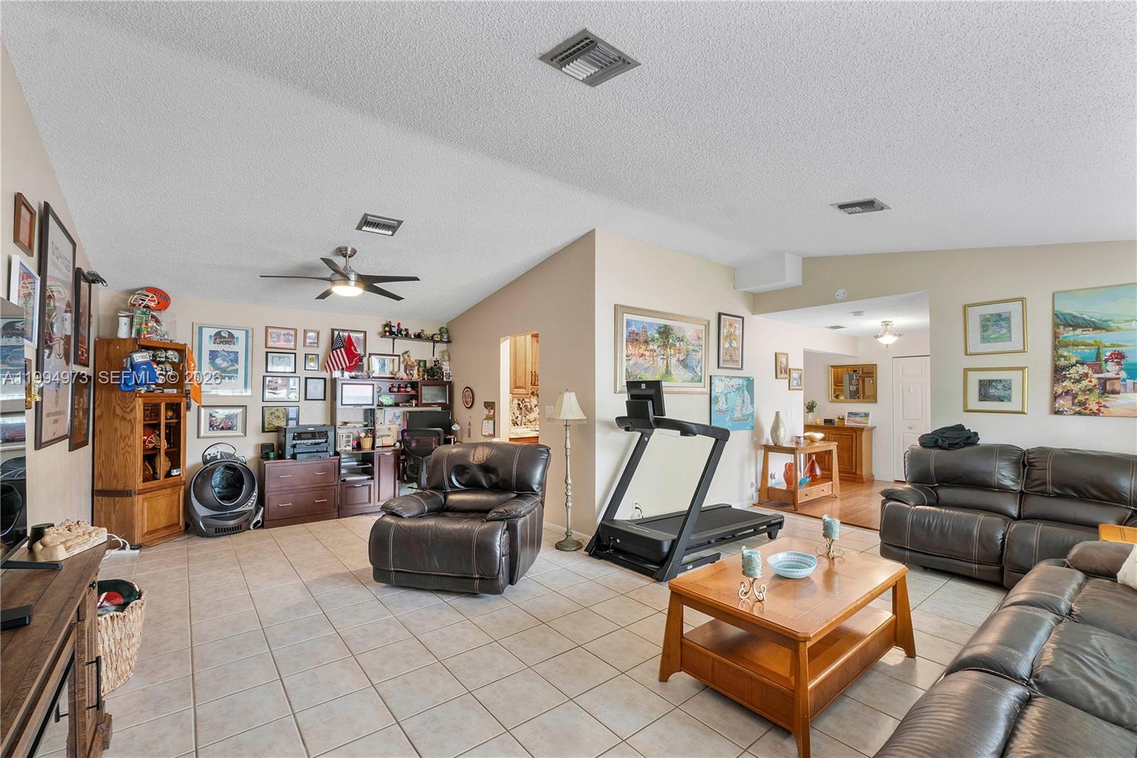 CORAL SPRINGS LAKES - Residential