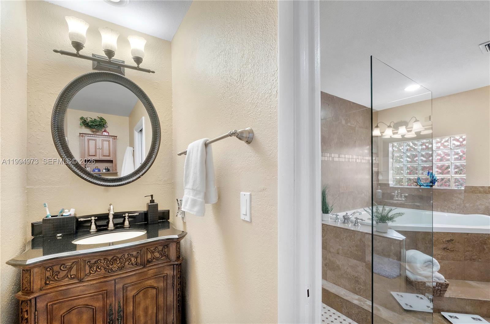 CORAL SPRINGS LAKES - Residential