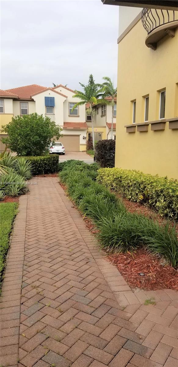 HERON BAY COMMERCIAL - Residential Lease