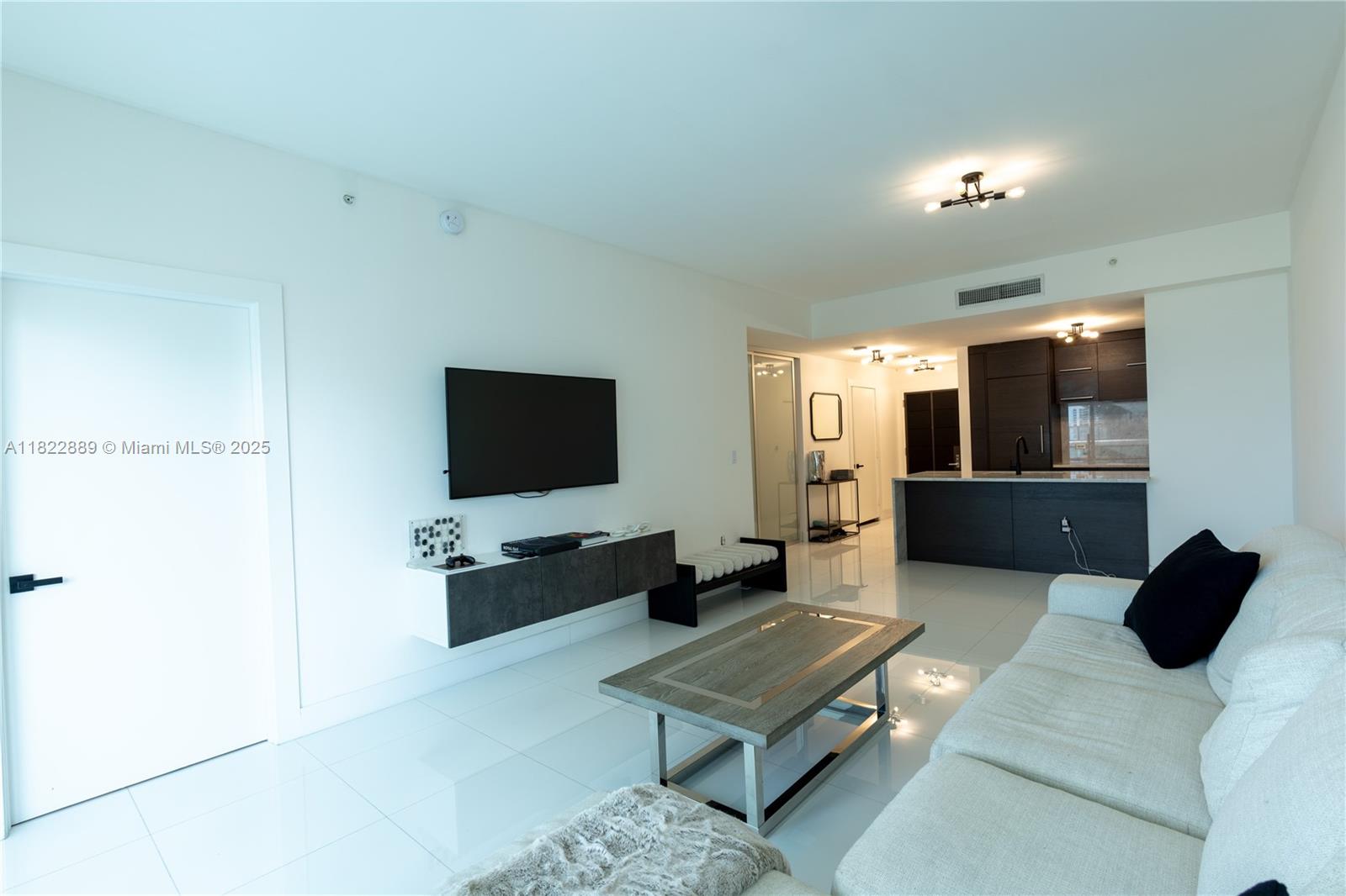 900 BISCAYNE BAY CONDO - Residential