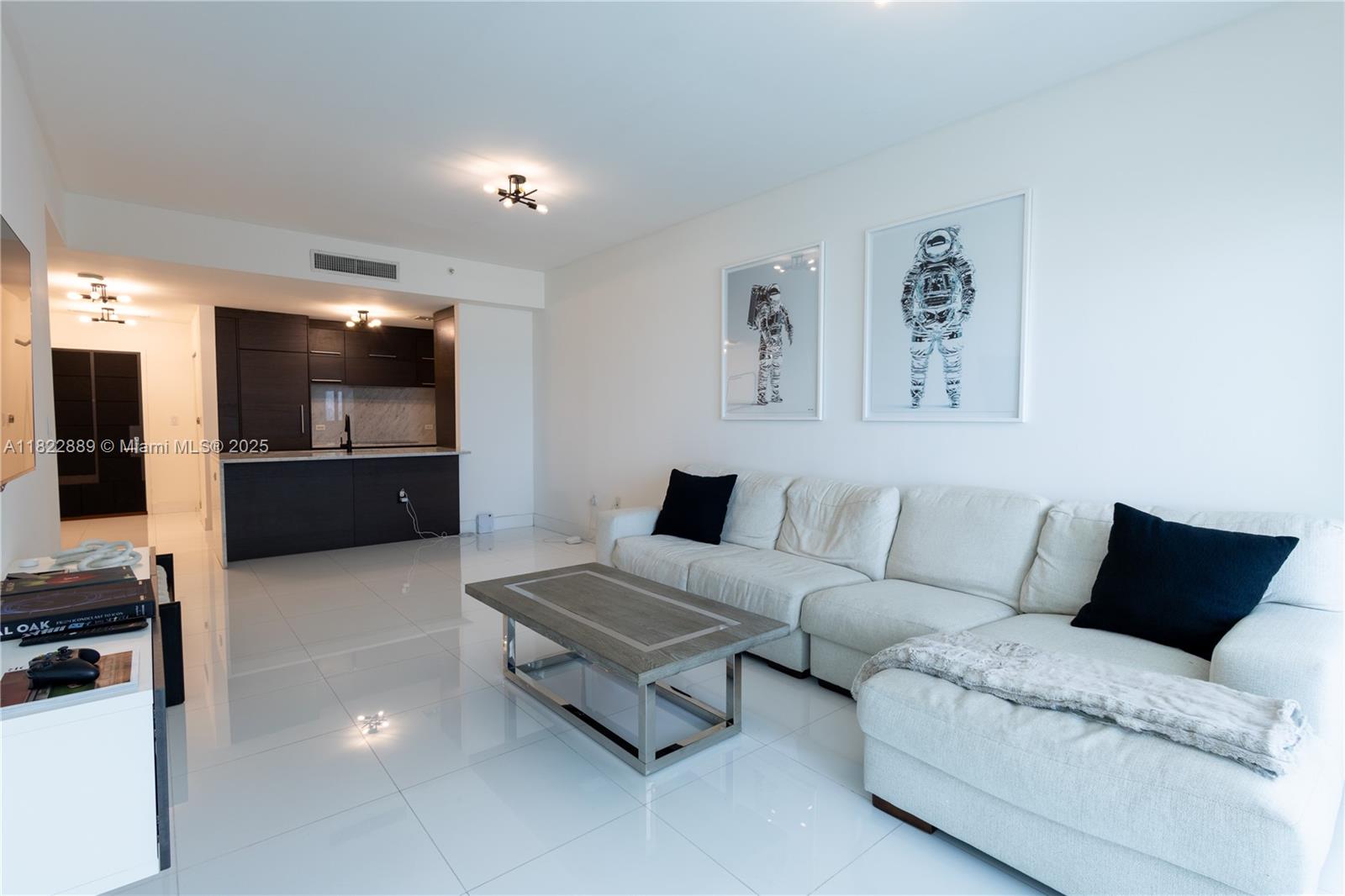 900 Biscayne Blvd 2210, Miami, Broward County, Florida - 1 Bedrooms  
2 Bathrooms - 