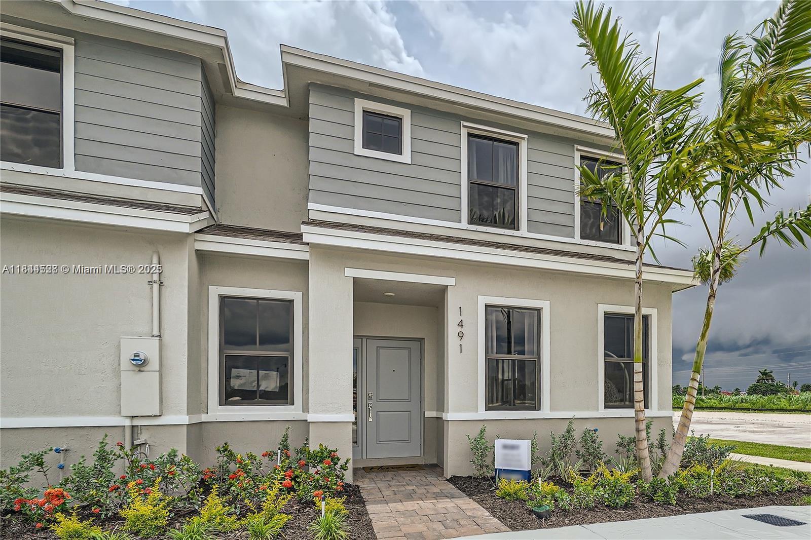 Spacious 3-bedroom, 2.5-bath corner townhouse in the desirable Palm Cay community by DR Horton! This bright, open-layout home features a modern kitchen, no side neighbors, and a fenced patio—perfect for relaxing or entertaining.
Fast approval available! Enjoy resort-style amenities including a community pool, dog park, tot lot, and a scenic lakefront walking path with fitness equipment, a meditation space, and a yoga area.
Ideally located near the Florida Keys Outlet Mall, Florida’s Turnpike, schools, and a local farmers market.
Don't miss this incredible opportunity—schedule your showing today!