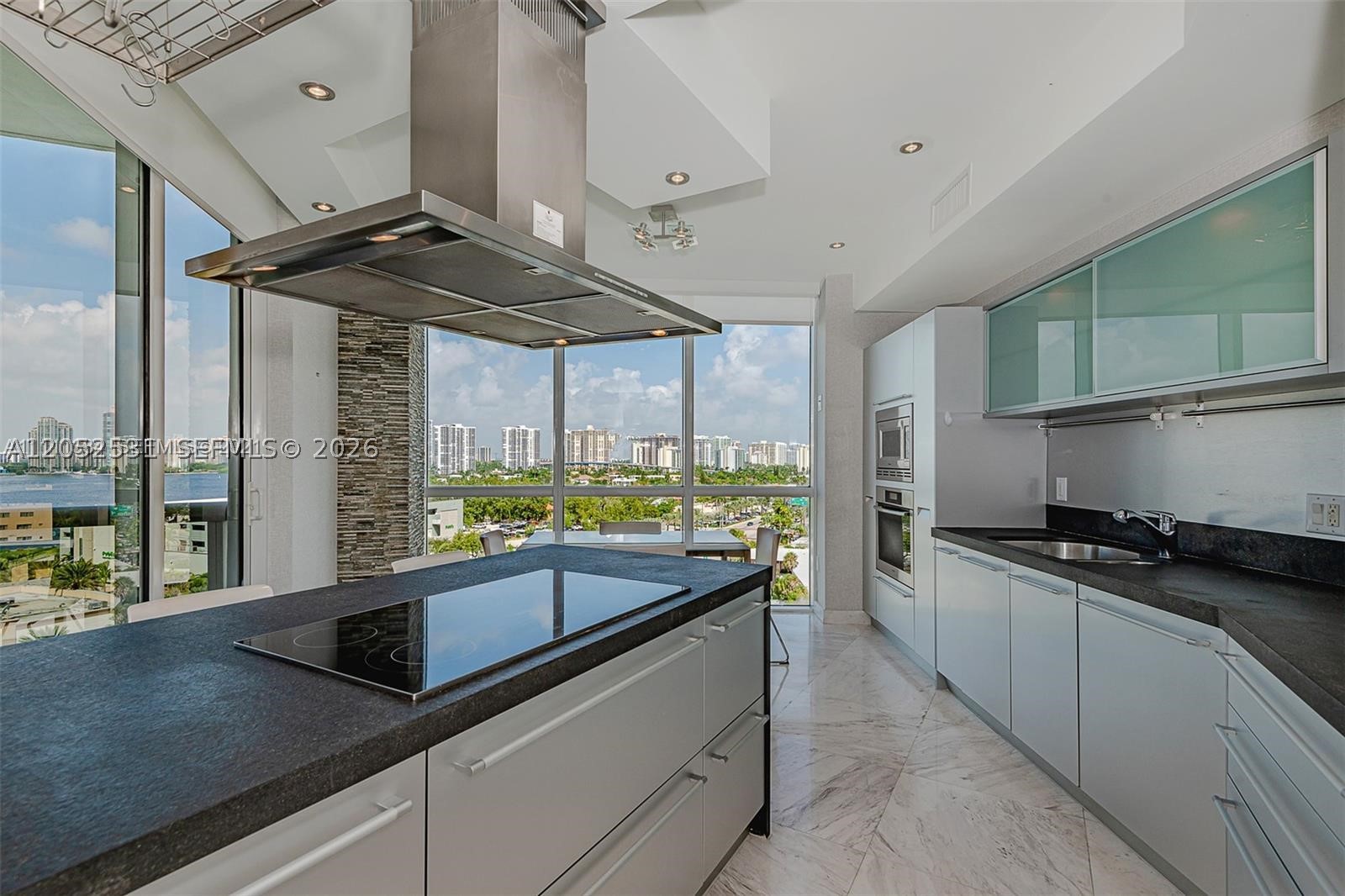 18201 Collins Ave 1101