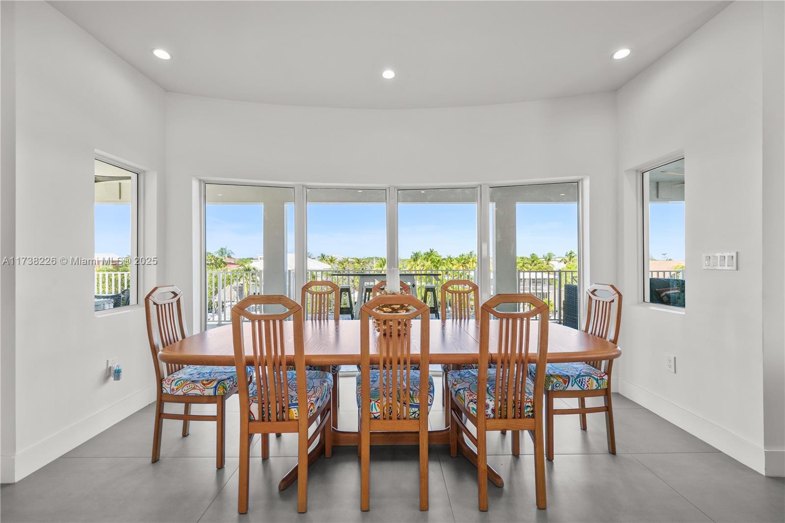 OCEAN ISLE ESTATE - Residential