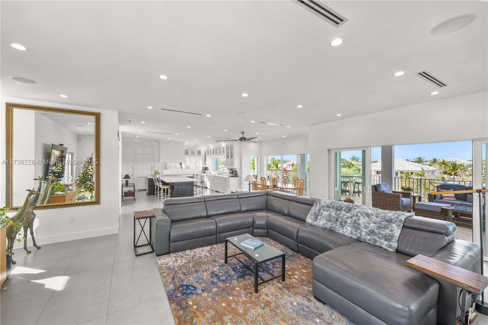 OCEAN ISLE ESTATE - Residential