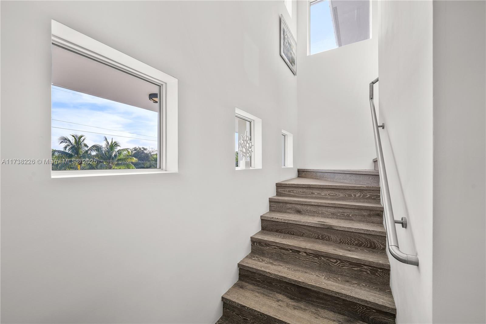 OCEAN ISLE ESTATE - Residential