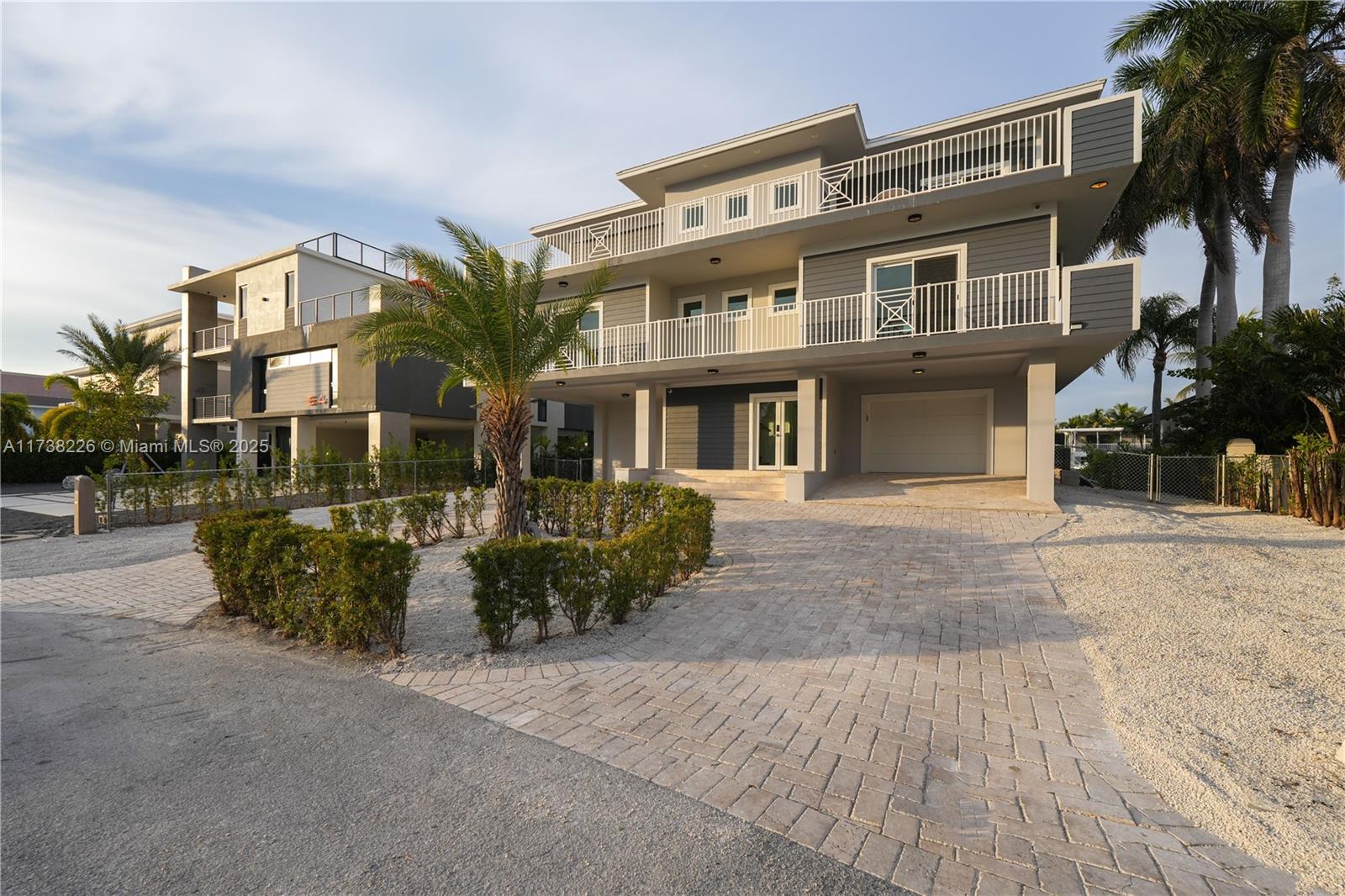 OCEAN ISLE ESTATE - Residential