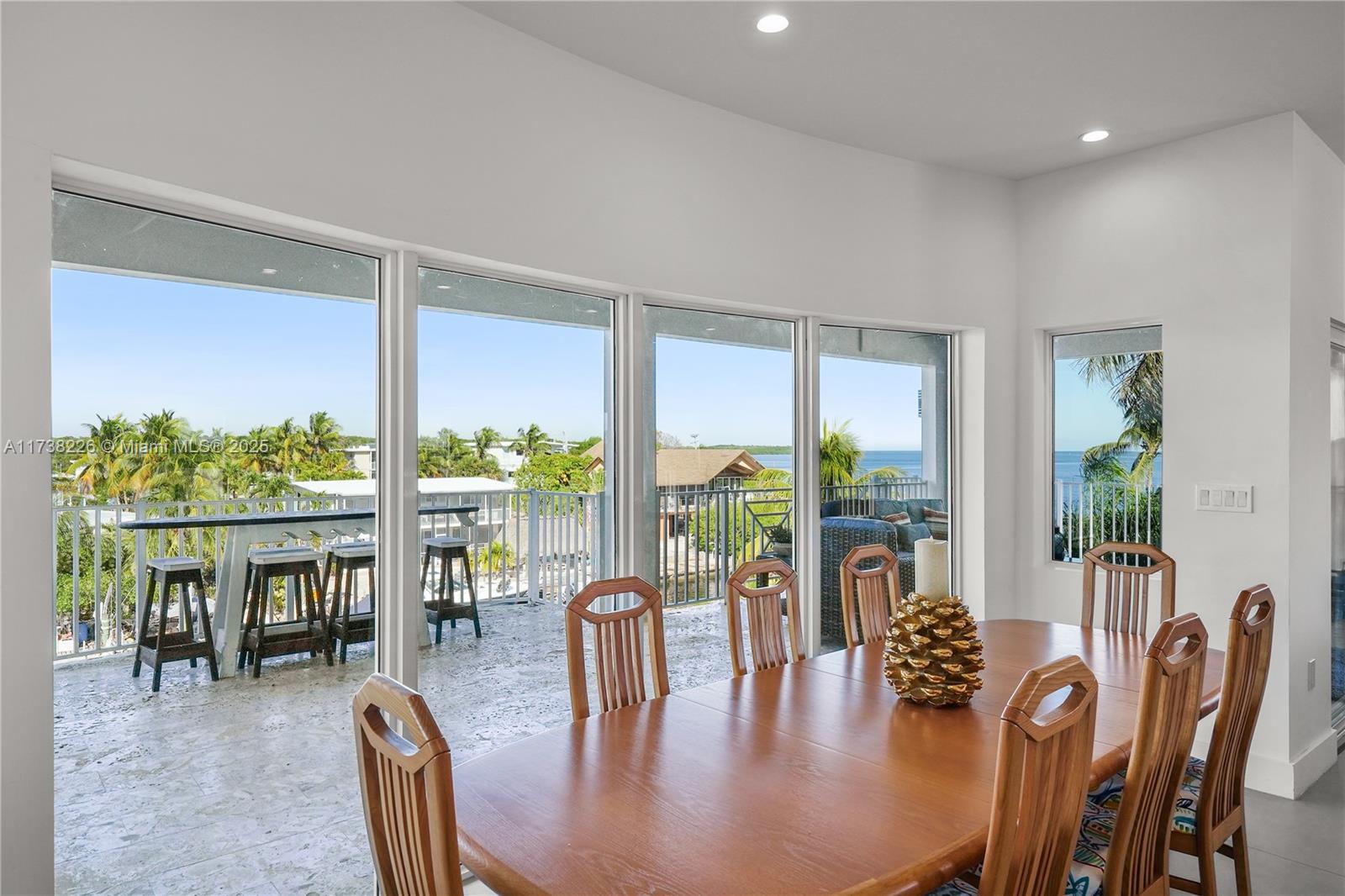 OCEAN ISLE ESTATE - Residential